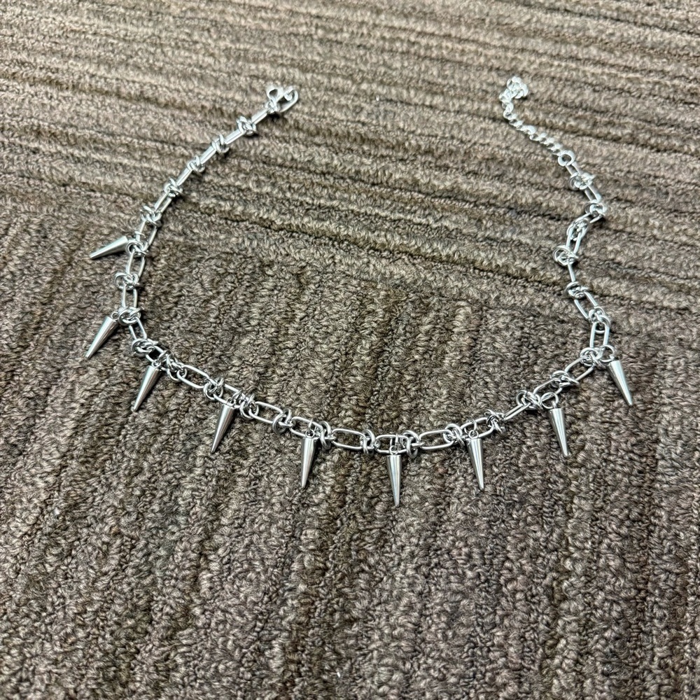 Silver-tone Chunky Chain Spike Choker, Emo Punk Grunge Necklace, Goth Y2k - Picture 2 of 5